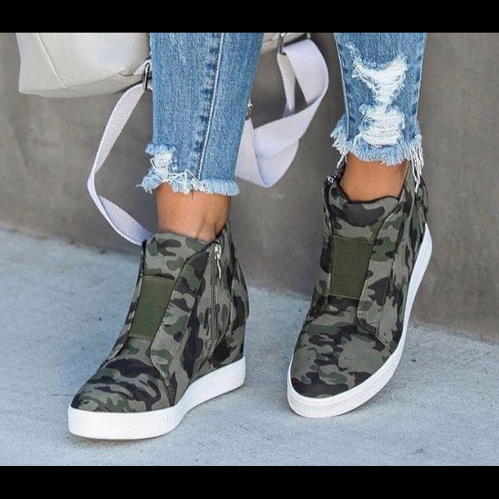Women’s camo wedge sneaker